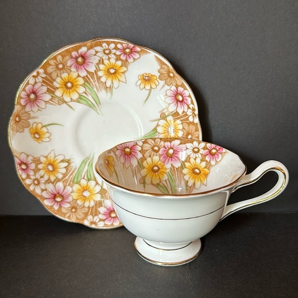 VTG Royal Albert ‘Maryland’ 2571 Bone China Teacup & Saucer Floral Daisies - Picture 2 of 10